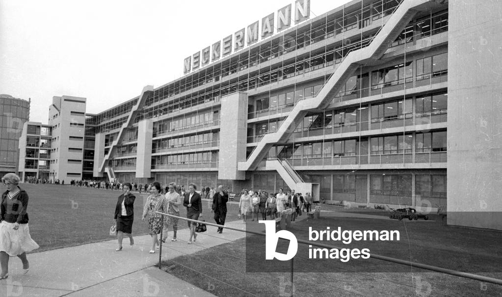 Neckermann, 1966 (b/w photo)