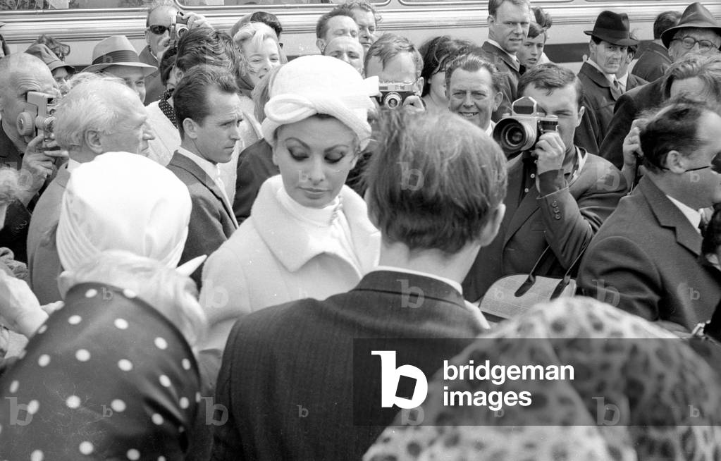 Sophia Loren in Munich, 1965 (b/w photo)