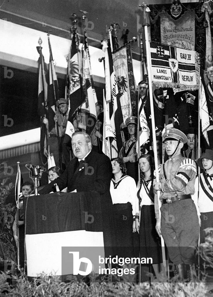 Wilhelm Laverrenz during the Reich founding celebration of the DNVP, 1933 (b/w photo)
