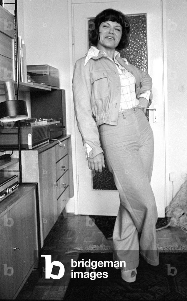 Singer in the 1970s (b/w photo)