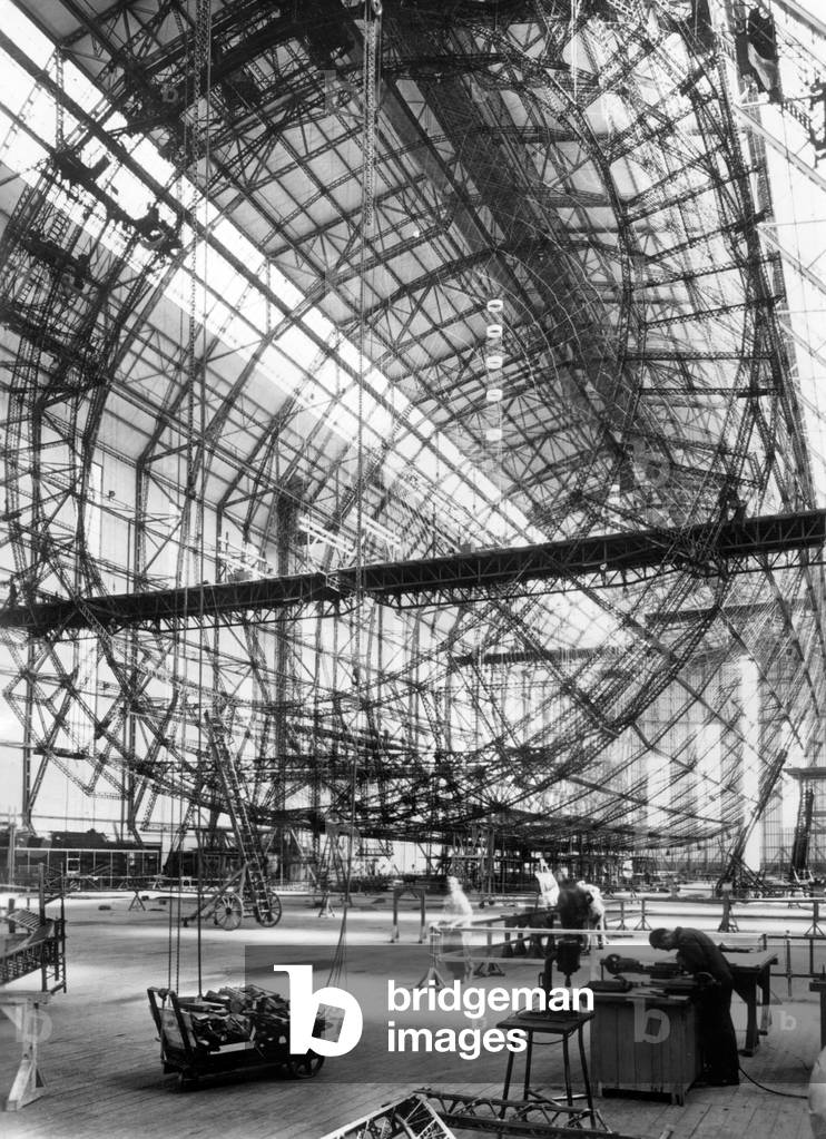 The LZ 130 'Graf Zeppelin II' under construction (b/w photo)