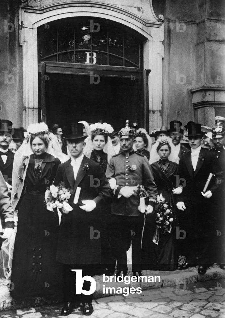 Wedding of the Luisenbraeute, 1914 (b/w photo)
