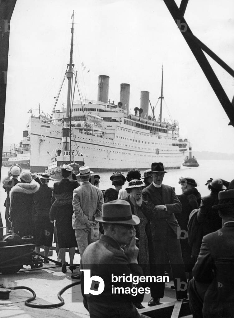 Empress of Australia' in Southampton harbor, 1939 (b/w photo)