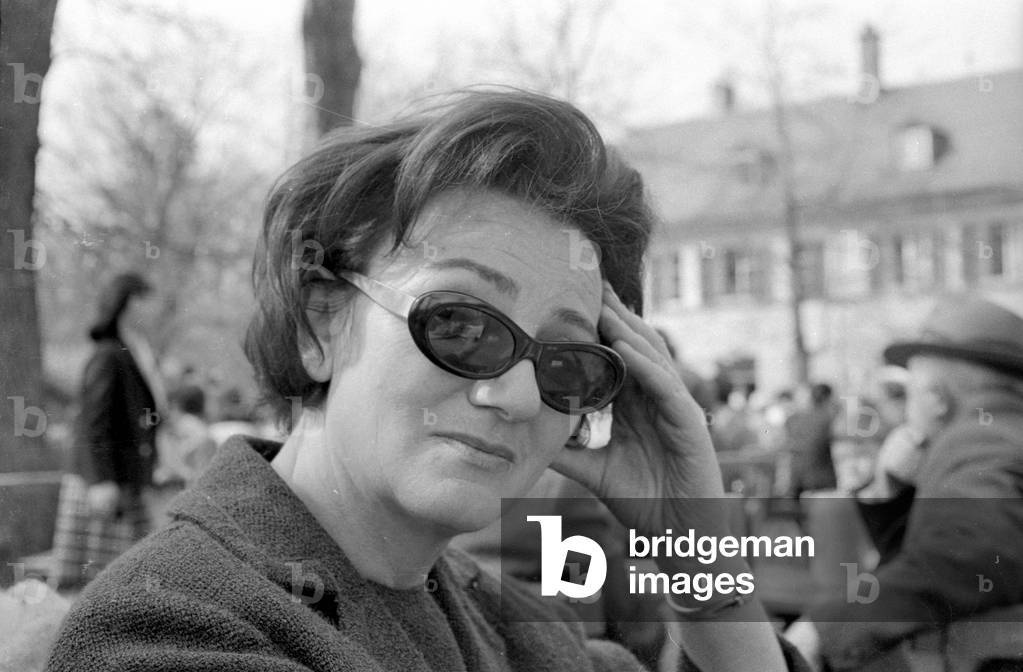 The Waldwirtschaft Großhesselohe tavern, 1965 (b/w photo)