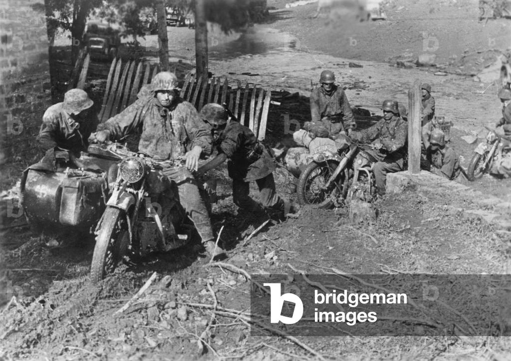 Motorcycle riflemen of the Waffen-SS on the Eastern Front, 1942 (b/w photo)