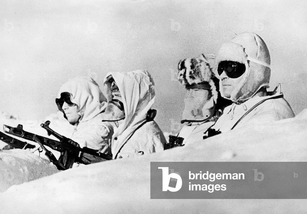 German soldiers on the Eastern front, 1942 (b/w photo)