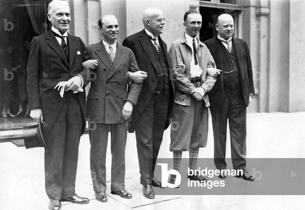 Reception of the trans-Atlantic aviators by Reich Chancellor Marx and Foreign Minister Stresemann (b/w photo)