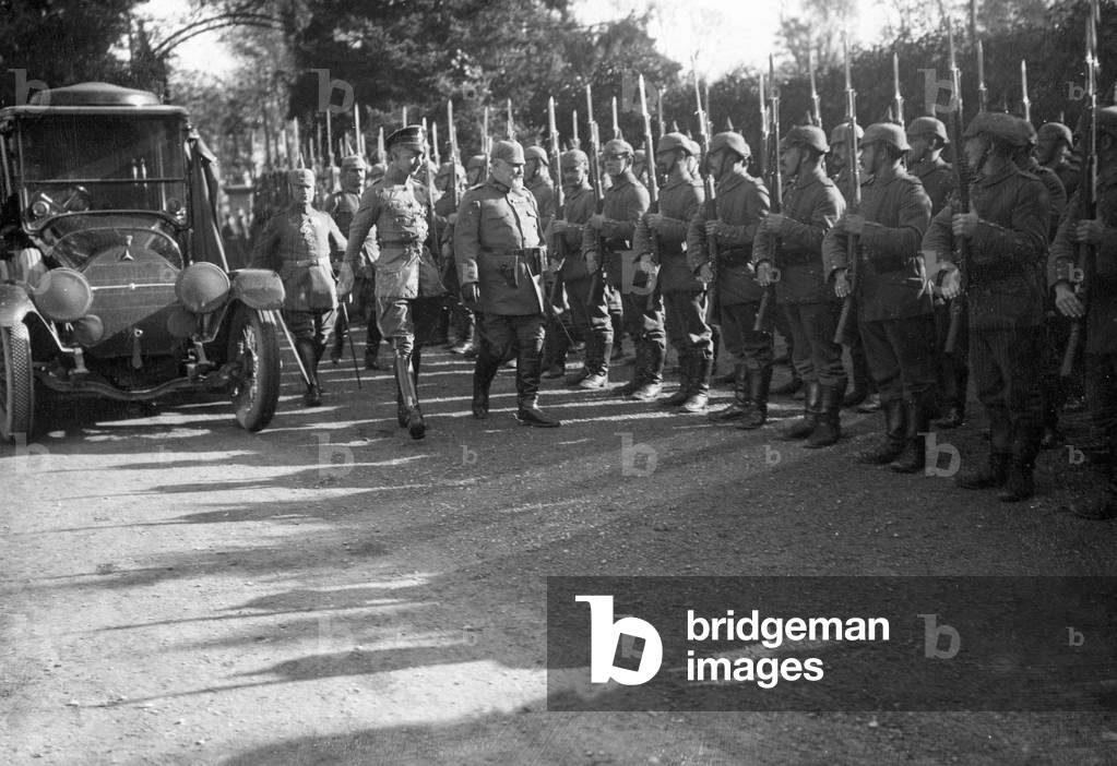Crown Prince Wilhelm of Prussia and the King of Wuerttemberg vivit the troops, 1914 (b/w photo)