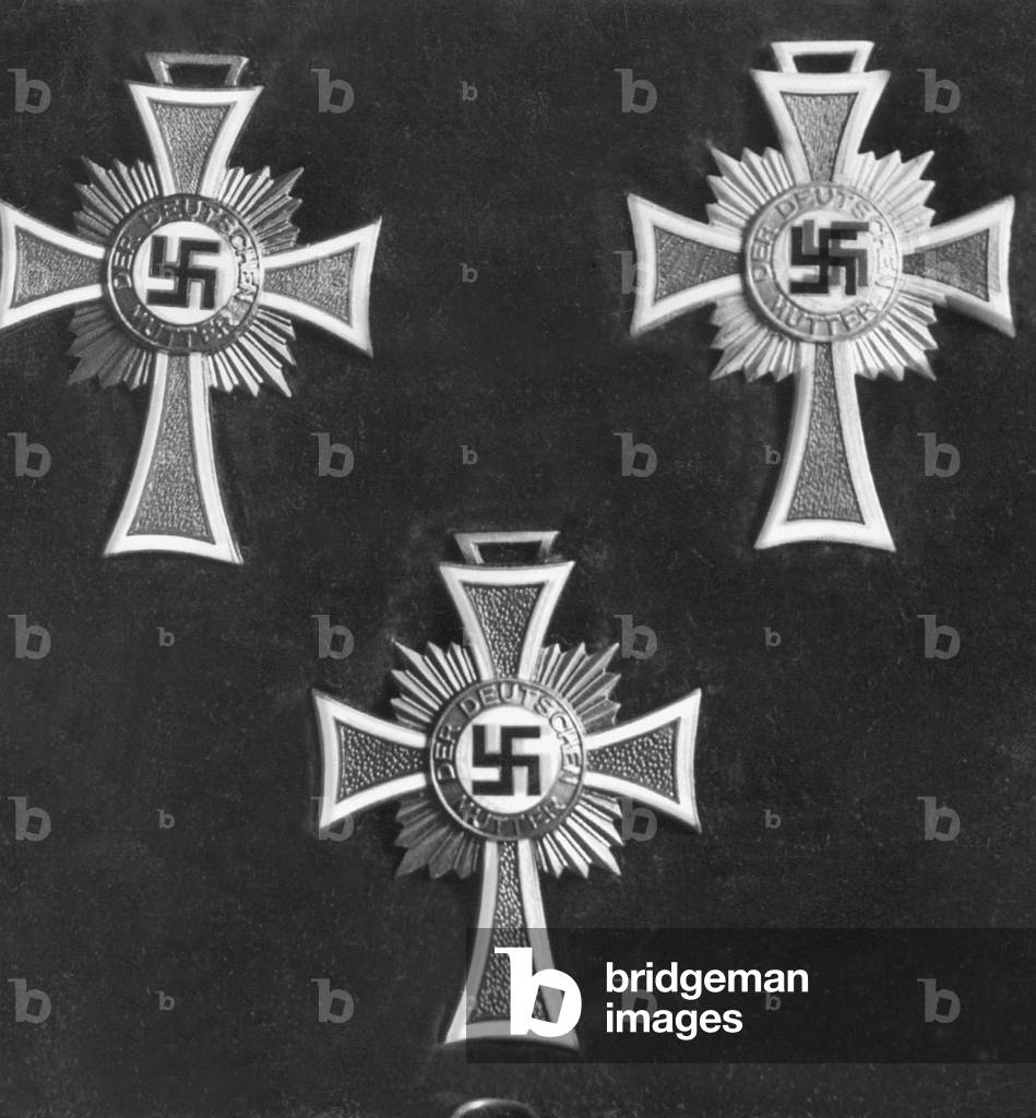 Mother cross (mother's cross), 1939 (b/w photo)
