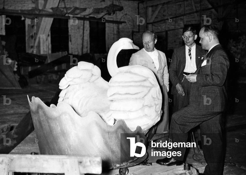 Props of the Bayreuth Festival, 1936 (b/w photo)