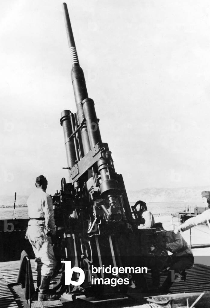 German anti-aircraft gun, 1943 (b/w photo)