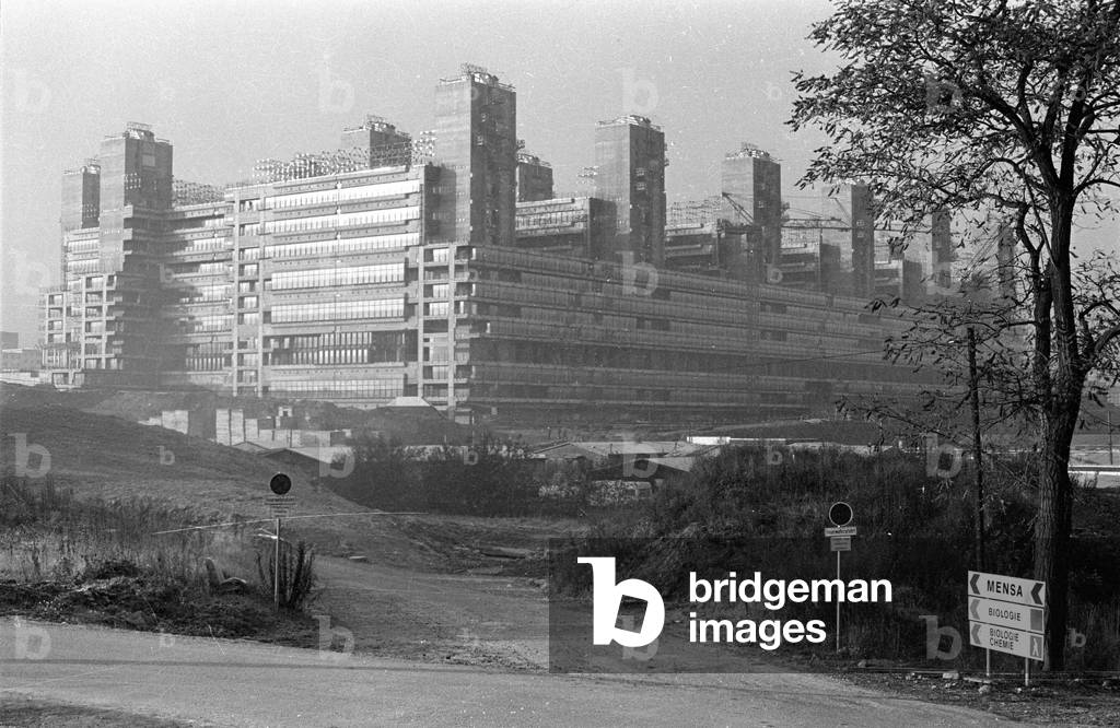 The Universitaetsklinikum Aachen under construction, 1978 (b/w photo)