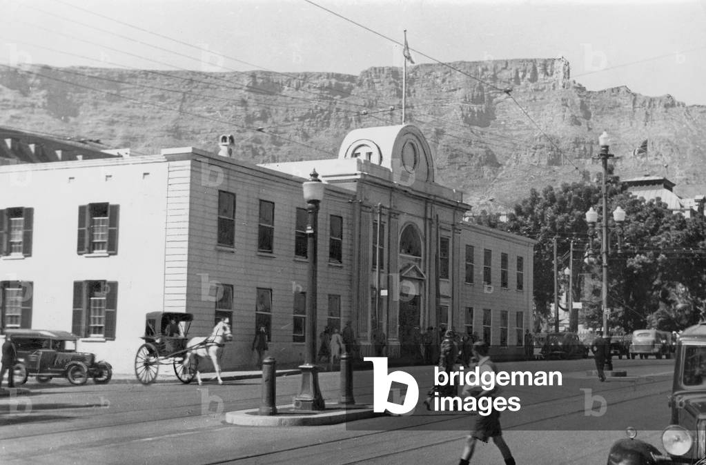 Government building in Cape Town, 1932 (b/w photo)