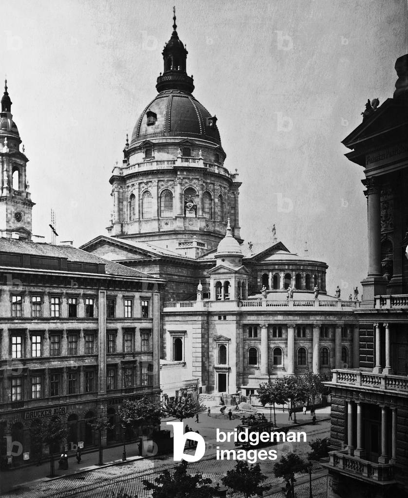 St. Stephen's Basilica in Budapest (b/w photo)