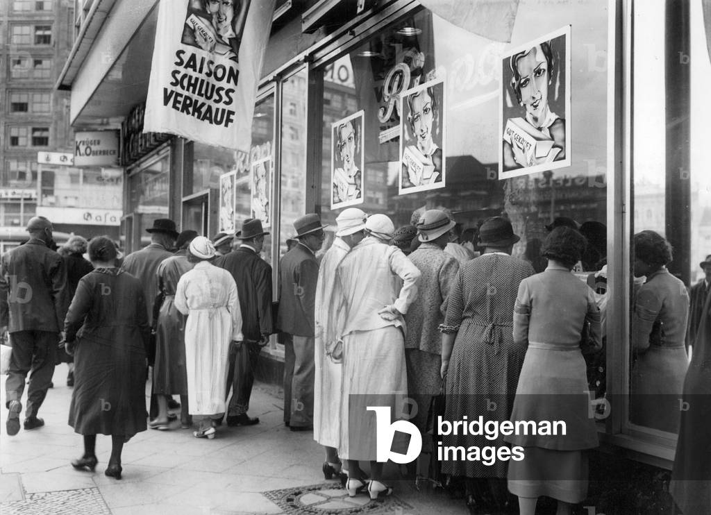 Seasonal sale, 1934 (b/w photo)