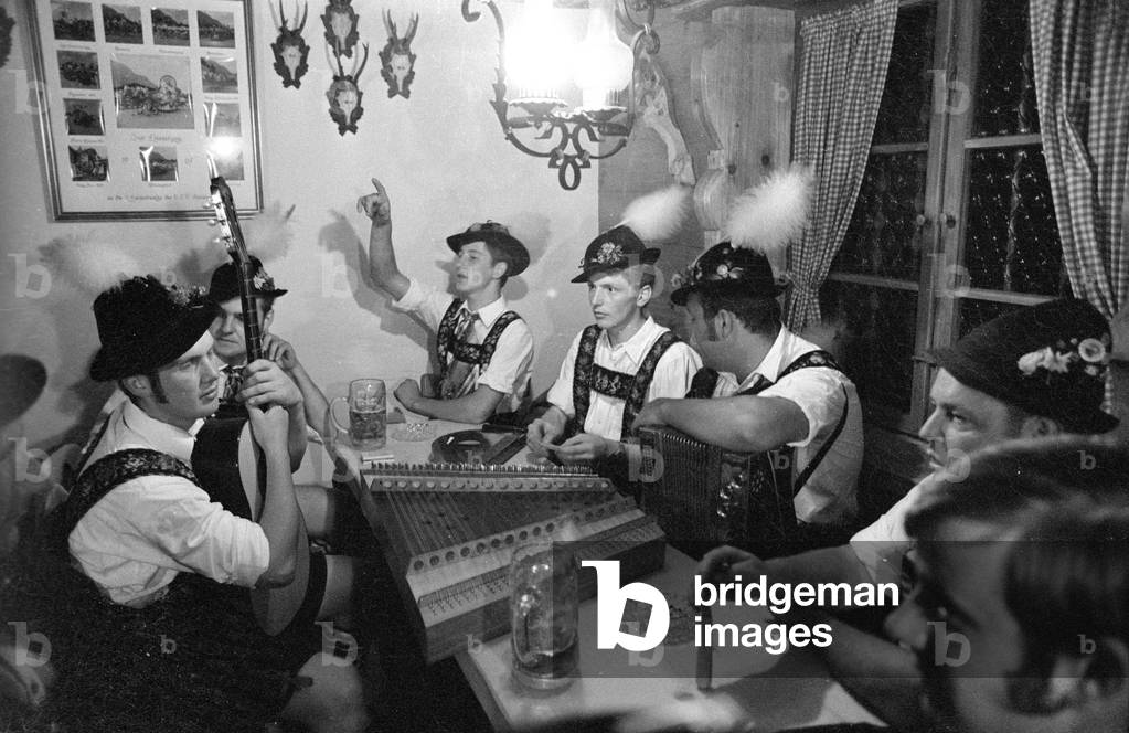 Folk music in Bavaria, 1971 (b/w photo)