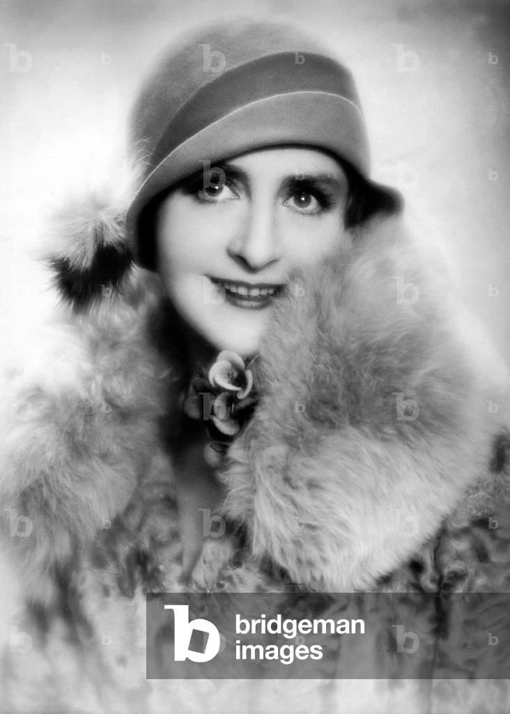 Henny Porten, 1929 (b/w photo)