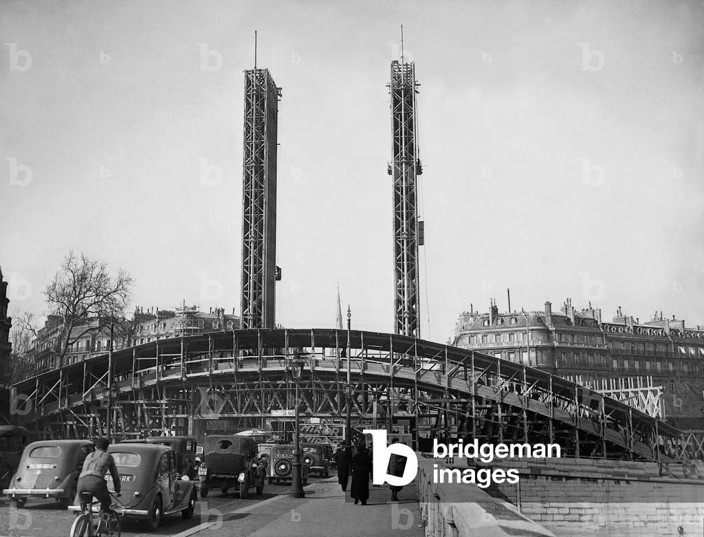 World Exhibition in Paris, 1937 (b/w photo)