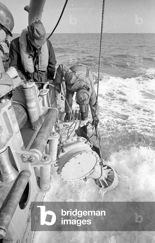 Minesweeper M1073 