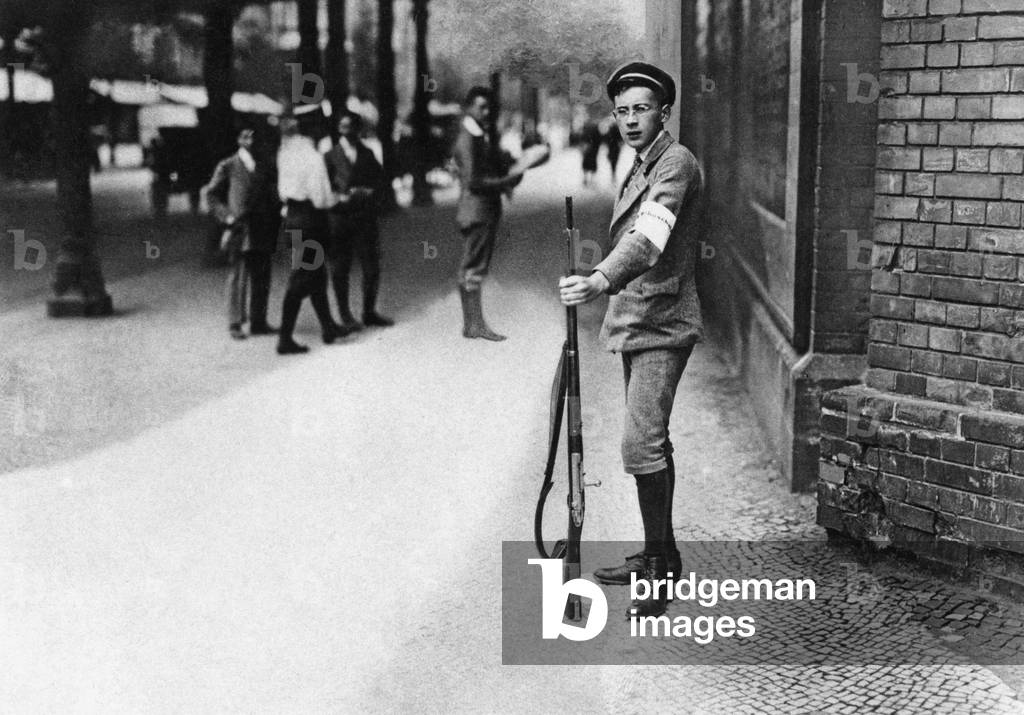 Student as voluntary guard soldier, 1914 (b/w photo)