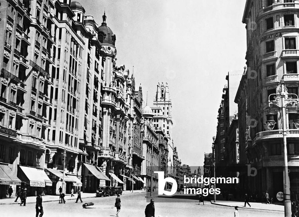 Gran Via in Madrid, 1930 (b/w photo)