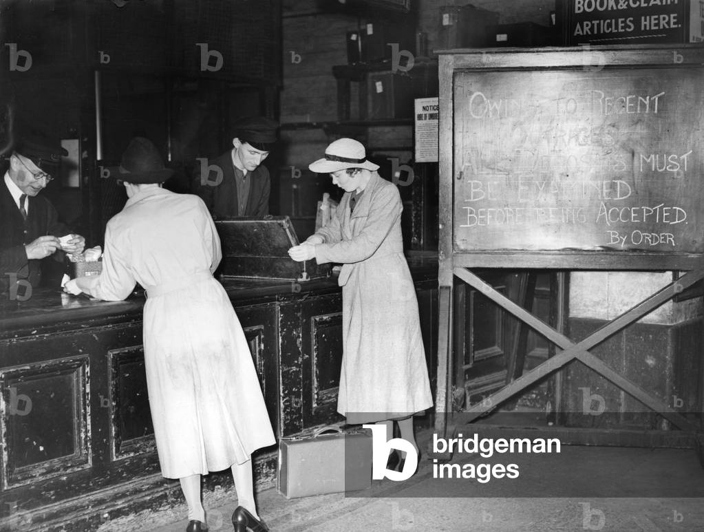 Luggage check at Victoria Station, 1939 (b/w photo)