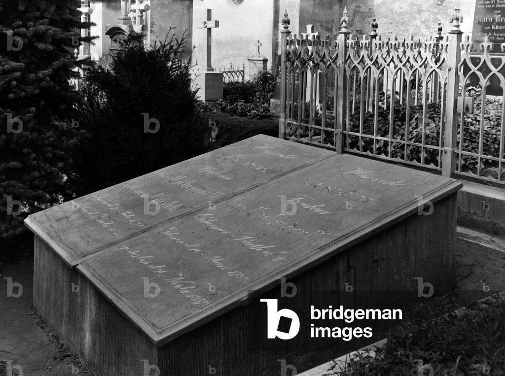 The grave of Joseph von Eichendorff, 1932 (b/w photo)