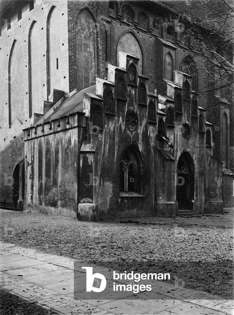 Kant-chapel at the cathedral in Koenigsberg, 1914 (b/w photo)