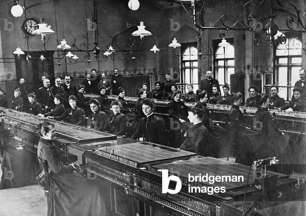 Telephone operators in the central office Chemnitz, 1905 (b/w photo)