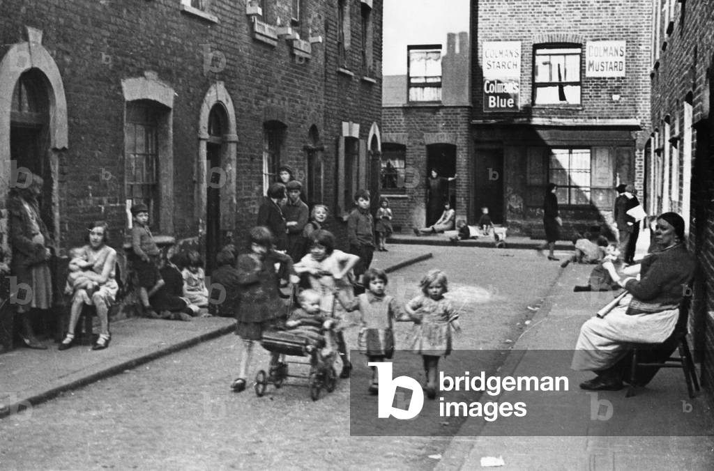 Street in London, 1930s (b/w photo)