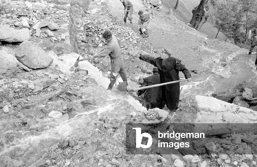 Cleaning up in Italy, 1960 (b/w photo)