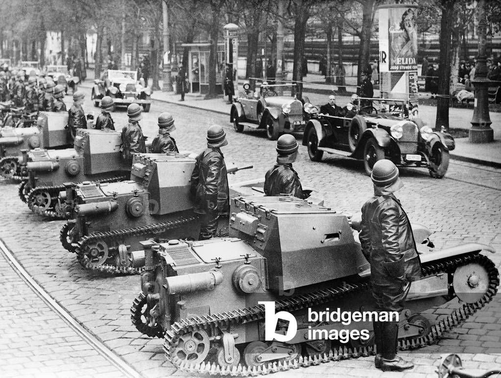 Wilhelm Miklas and Kurt Schuschnigg at a parade, 1935 (b/w photo)