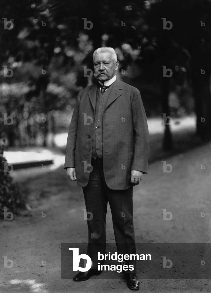 Paul von Hindenburg, 1925 (b/w photo)