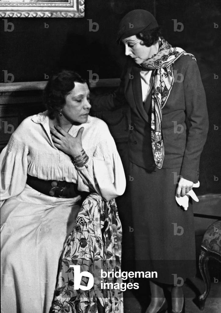 Tilla Durieux and Anne Marie Steinsieck in 'The Shadow', 1932 (b/w photo)