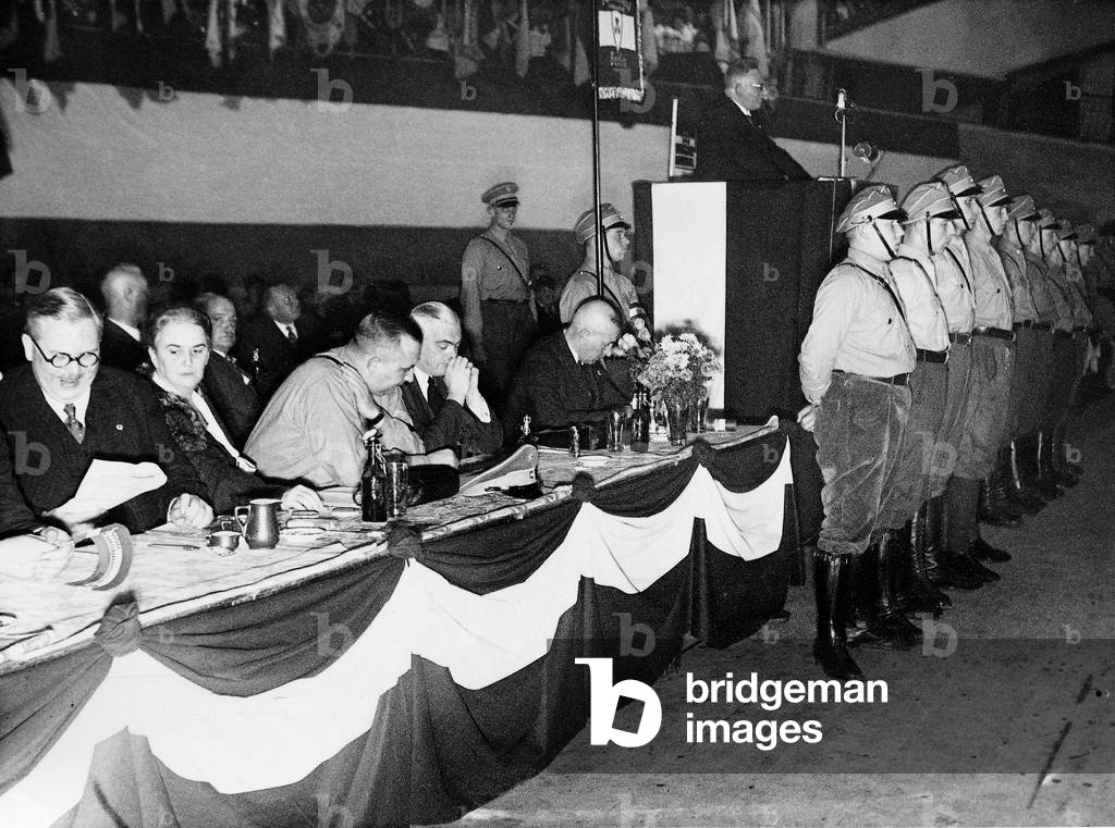Alfred Hugenberg at a meeting of the DNVP, 1932 (b/w photo)
