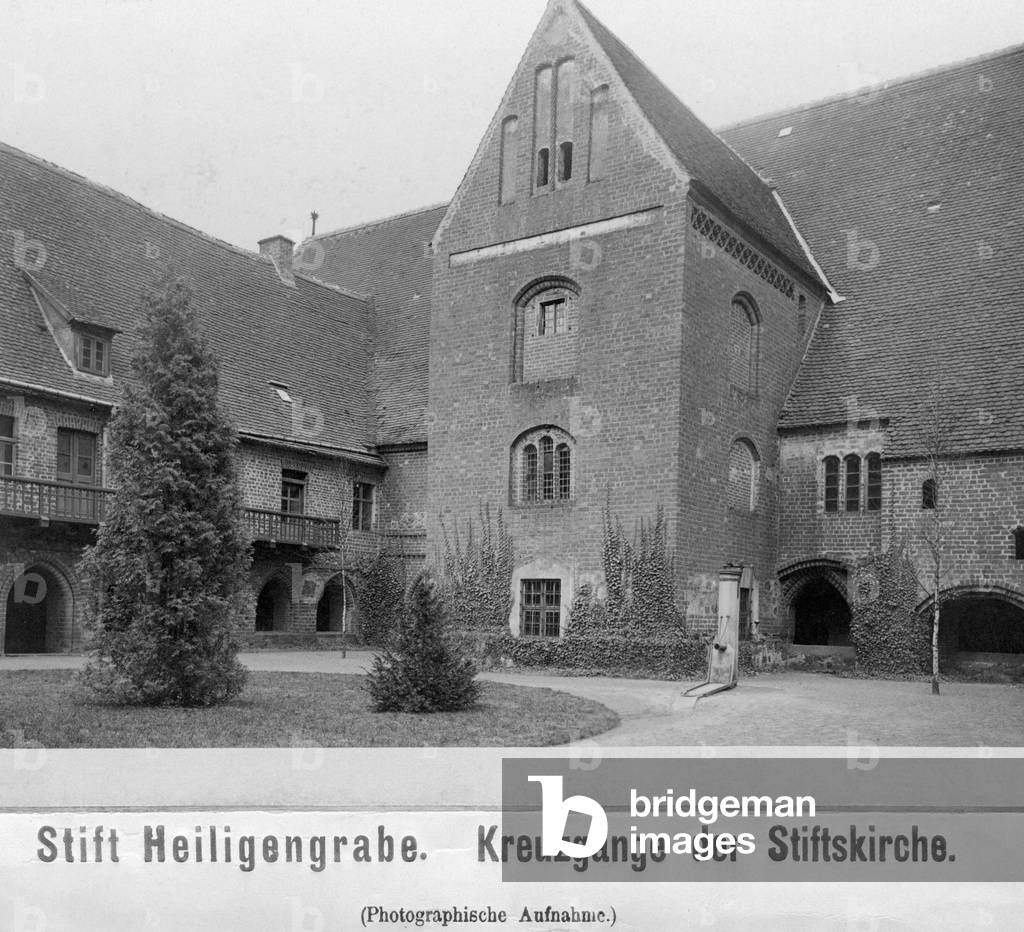 Cloister of the Monastery Heiligengrabe, circa 1910s