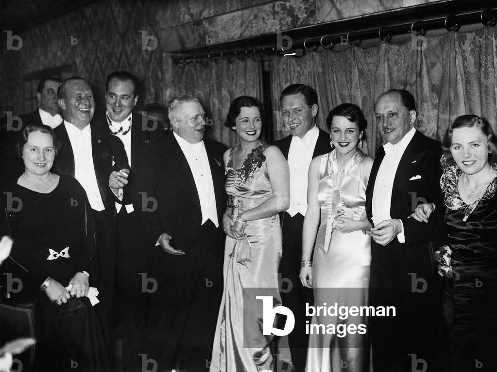 Olga Chekhova, Hans Brausewetter, Ida Tschechowa and Theodor Loos, 1935 (b/w photo)