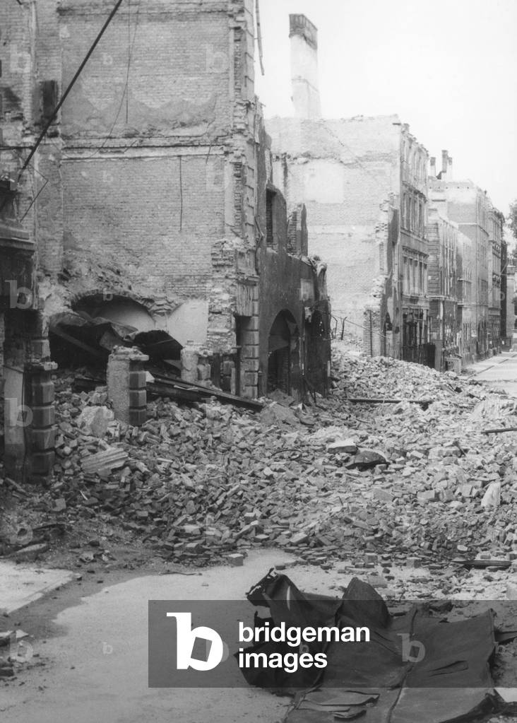 The Glueckstrasse in Munich, 1945