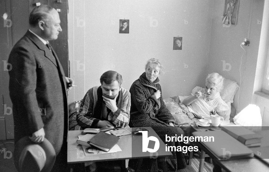 Nursing of a woman who suffers from flu, 1960 (b/w photo)