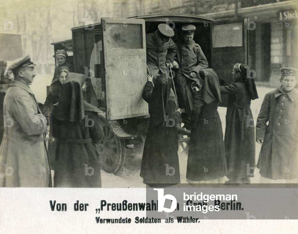 Wounded soldiers go to vote, 1919
