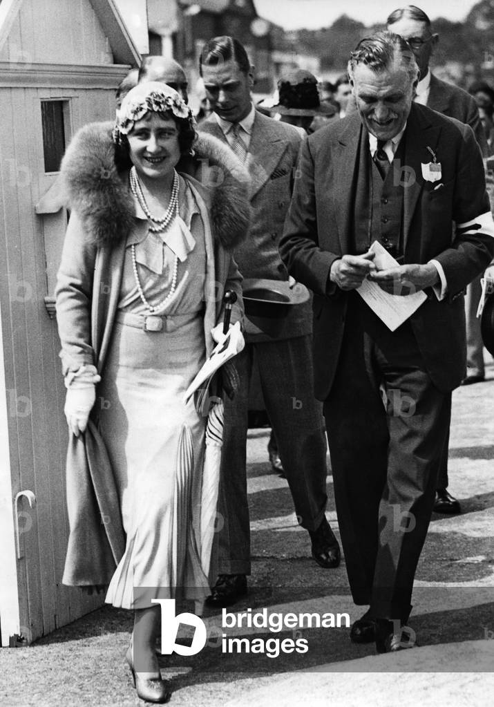 The Ducal couple Elizabeth and George at a gala, 1932 (b/w photo)