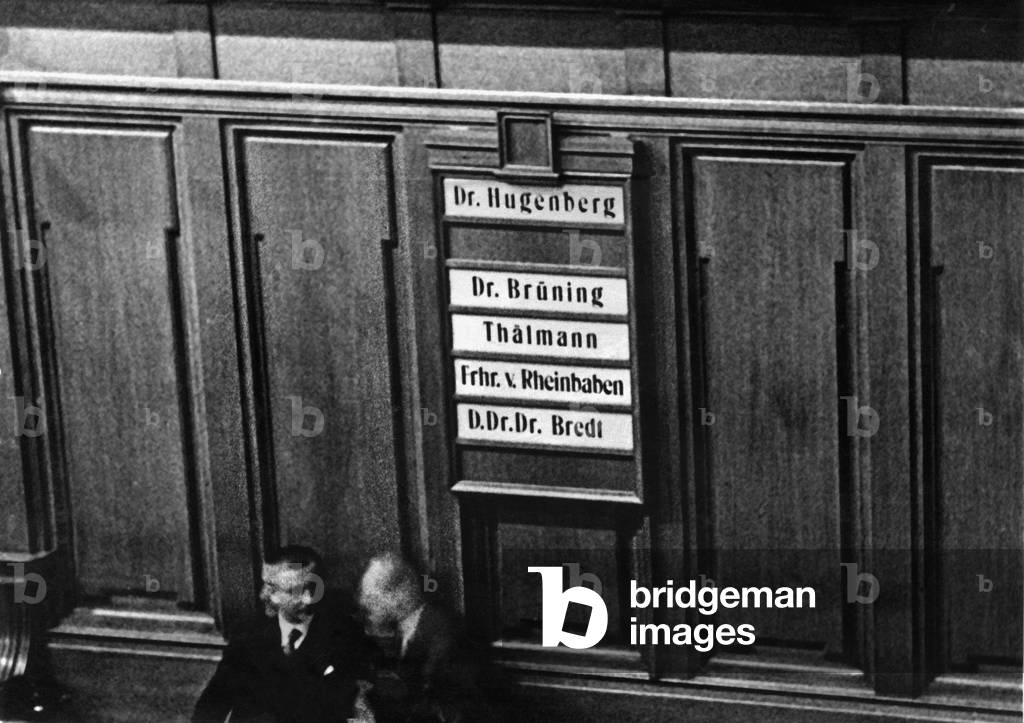 List of speakers in the Reichstag, 1930 (b/w photo)