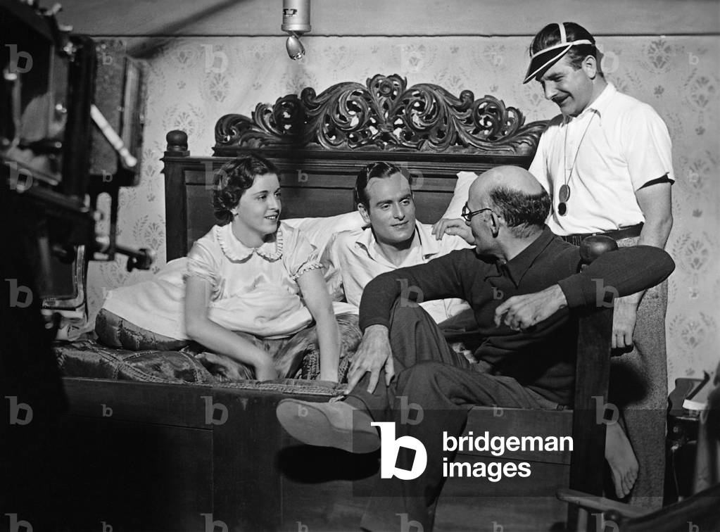 Erich Engel during the filming of 'The Night with the Emperor', 1936 (b/w photo)