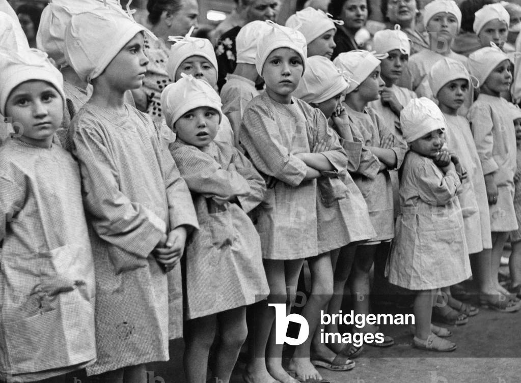 Childern in Travestere (b/w photo)
