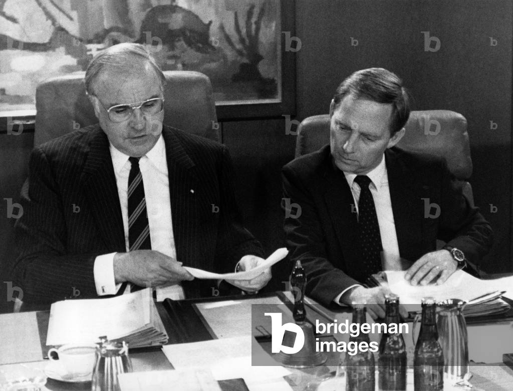 German Chancellor Helmut Kohl (left) and chief of the Chancellary Wolfgang Schäuble (right). Helmut Kohl, politician, Germany, CDU, Mit Wolfgang Schaeuble  (photo)