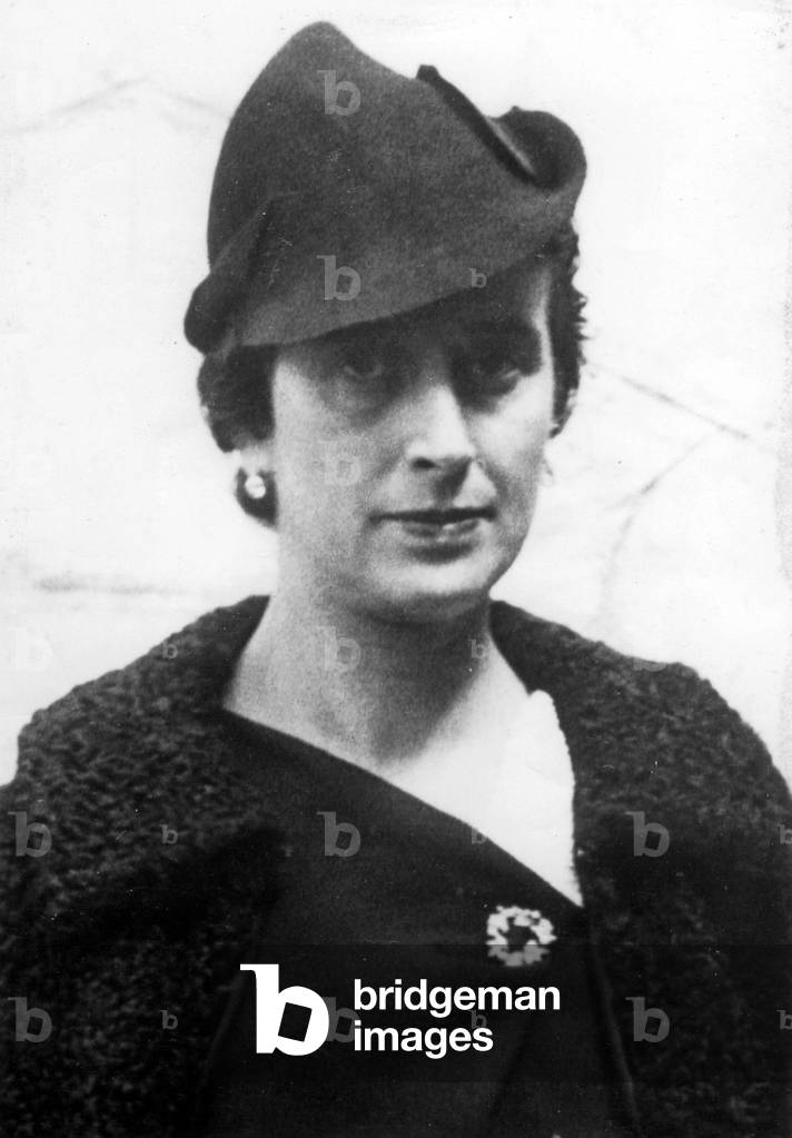 Carmen Polo de Franco, 1937 (b/w photo)