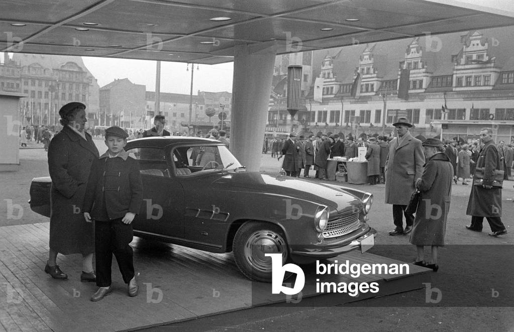 Leipzig at the time of the fair, 1960 (b/w photo)
