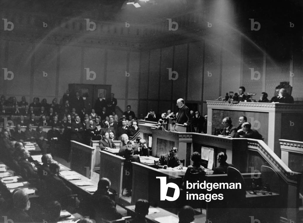 Heinrich Bruening during a speech to the League of Nations in Geneva, 1932 (b/w photo)