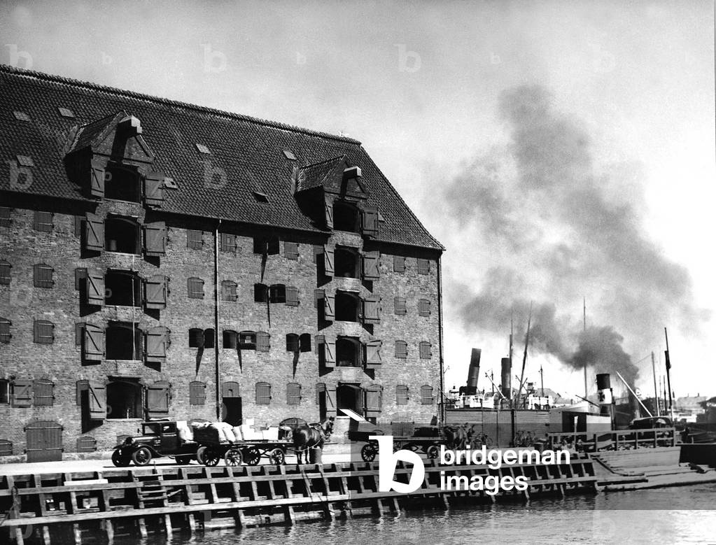 Warehouse in the Copenhagen harbor, 1936 (b/w photo)