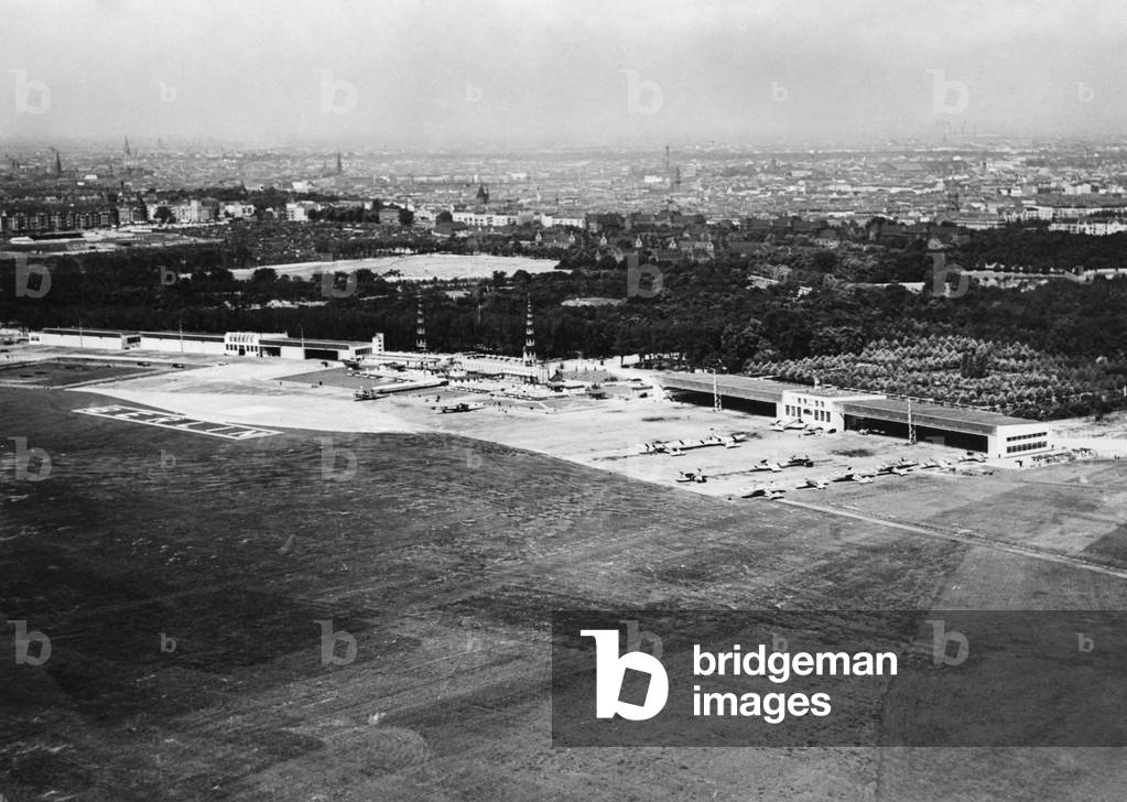 View of the control bridge of Tempelhof Airport, c.1928 (b/w photo)